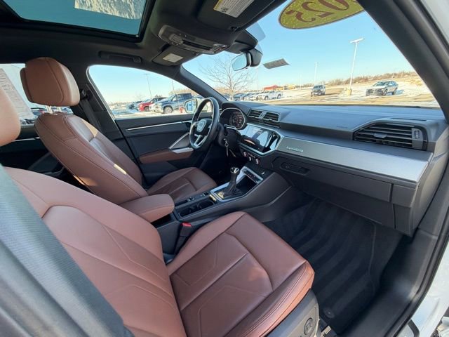 Used 2025 Audi Q3 2.0T Premium image 23