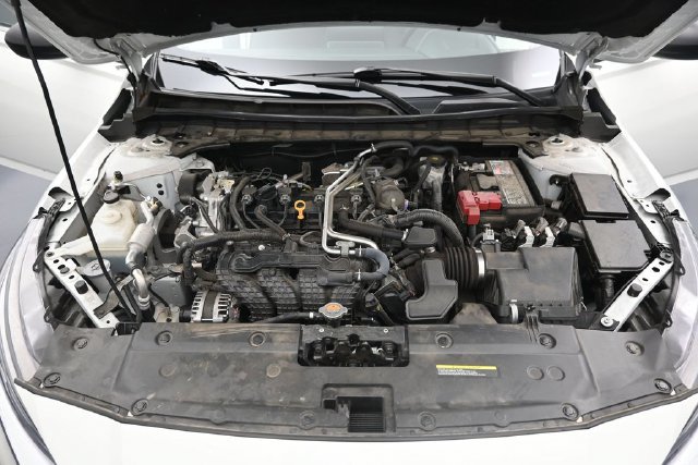 Used 2025 Nissan Altima 2.5 SV FWD image 32