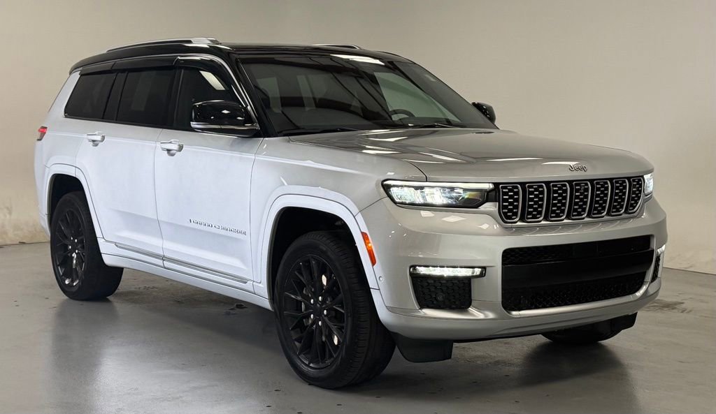 Used 2022 Jeep Grand Cherokee L Summit w/ Advanced Protech Group IV AWD/4WD image 6