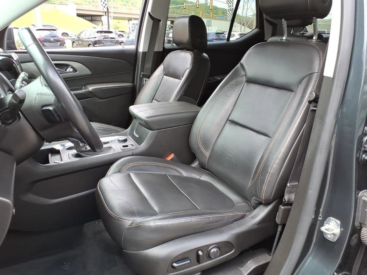 Used 2021 Chevrolet Traverse LT AWD/4WD image 6