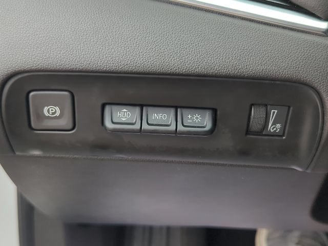 Used 2022 Buick Enclave Avenir w/ Avenir Technology Package AWD/4WD image 41
