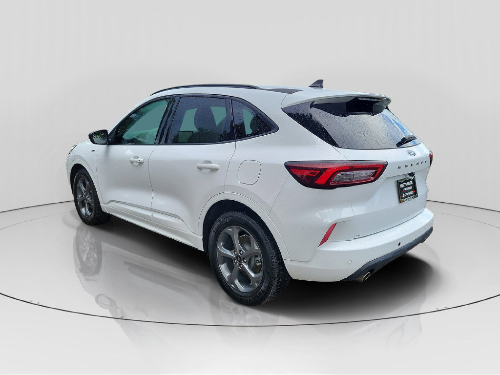 Used 2023 Ford Escape ST-Line w/ Tech Pack #1 FWD image 5