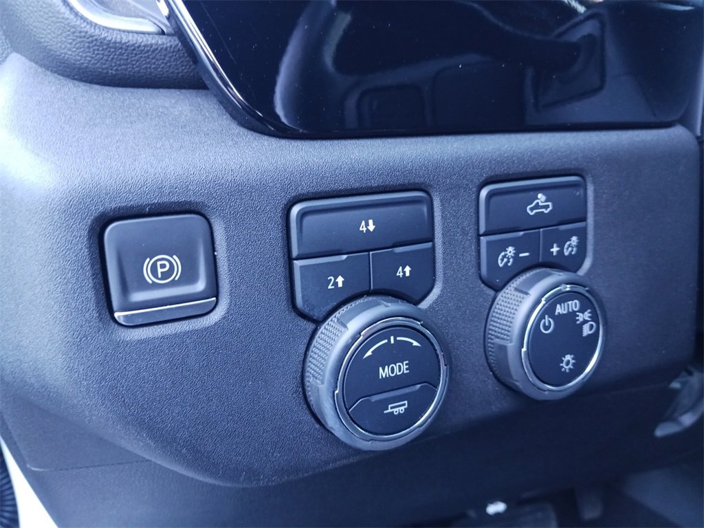 Used 2024 Chevrolet Silverado 2500 LT image 36