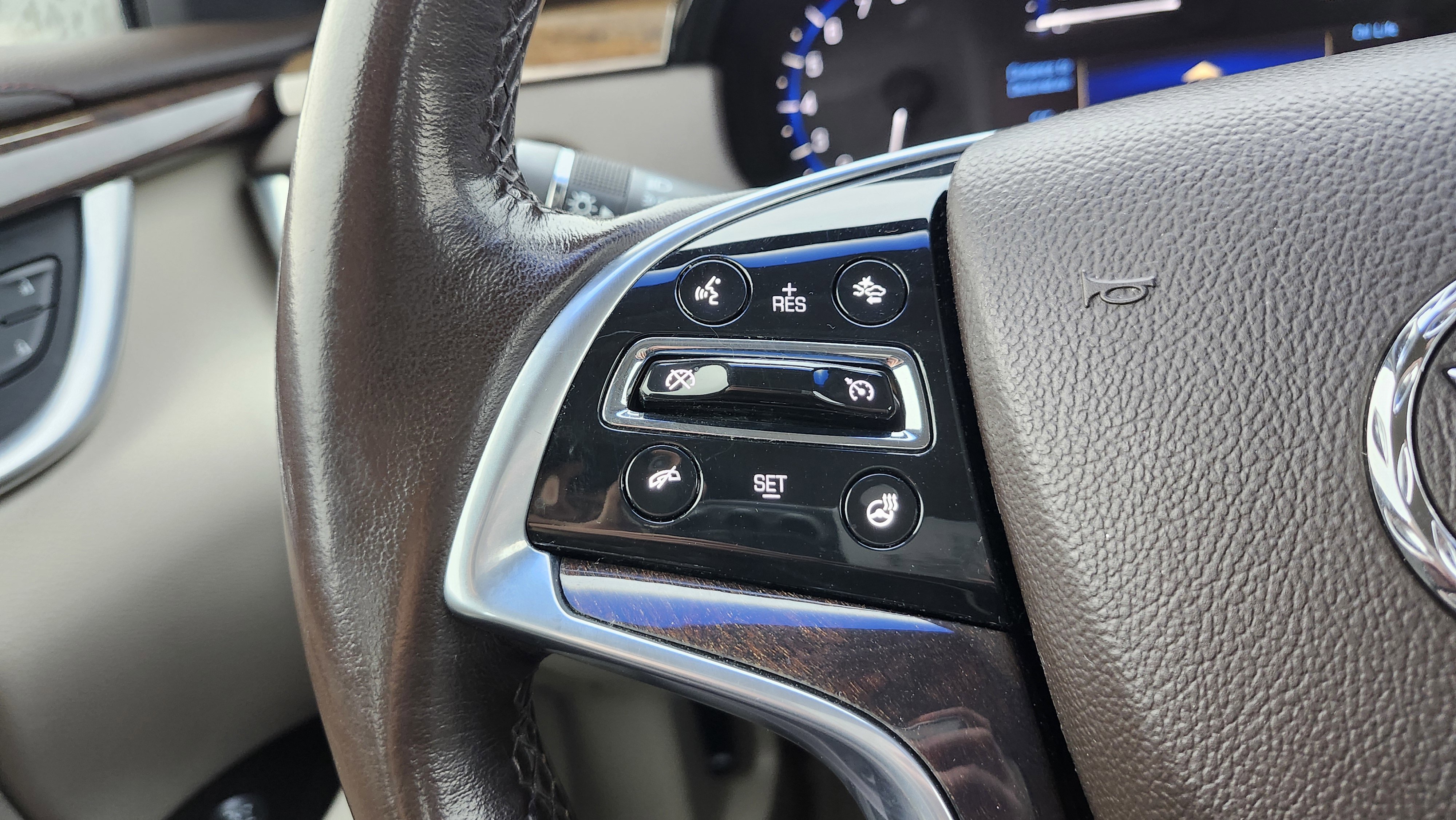 Used 2015 Cadillac XTS Luxury w/ Driver Awareness Package image 35