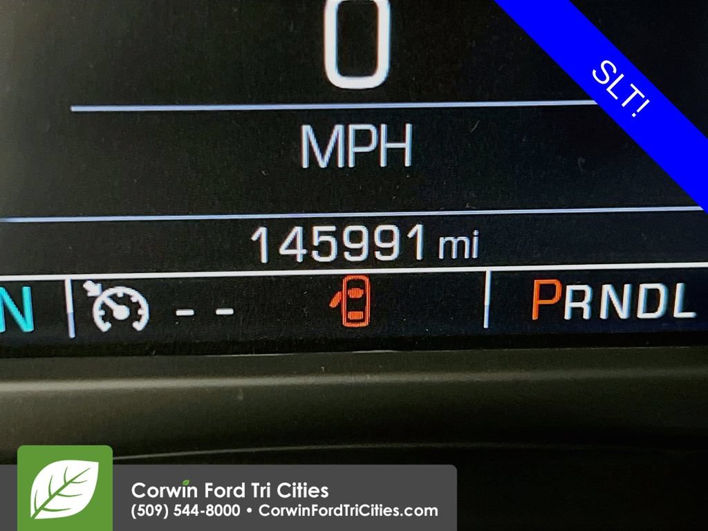 Used 2017 GMC Yukon SLT AWD/4WD image 2