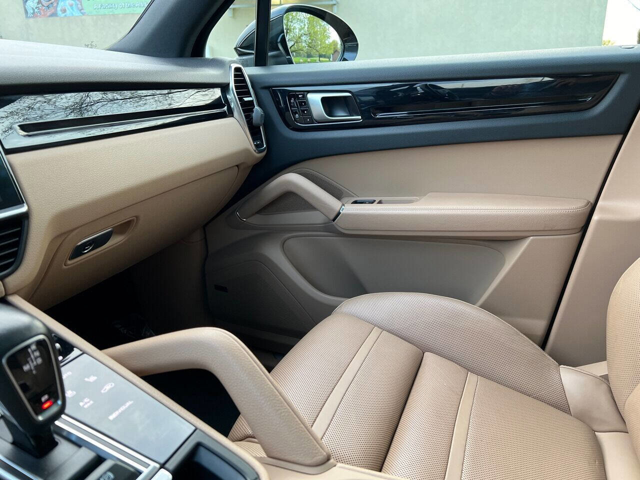 Used 2019 Porsche Cayenne image 33