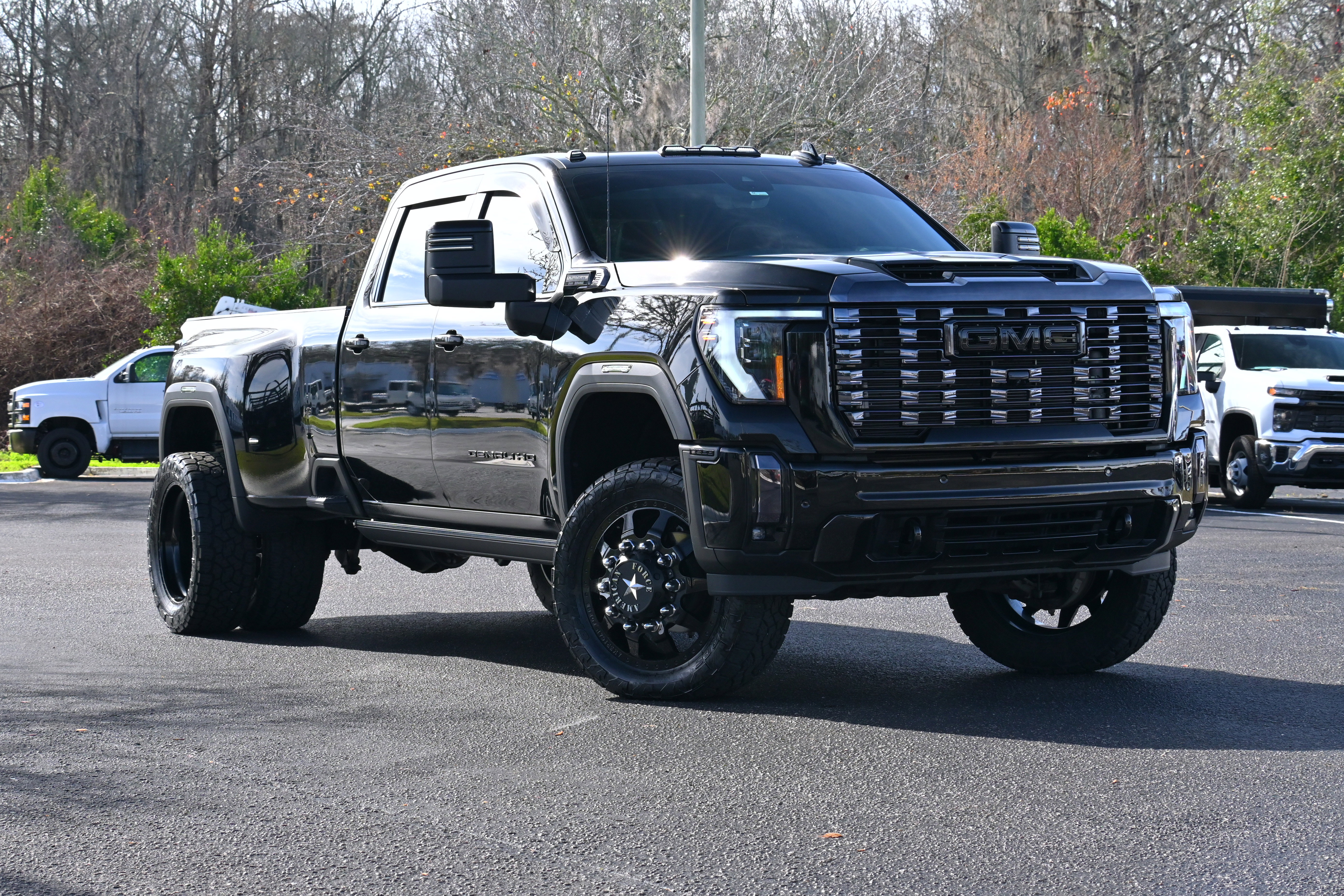 Used 2024 GMC Sierra 3500 Denali Ultimate image 2