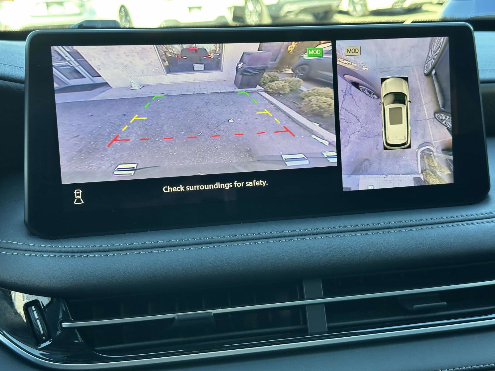 Used 2025 INFINITI QX60 Sensory w/ Vision Package image 32