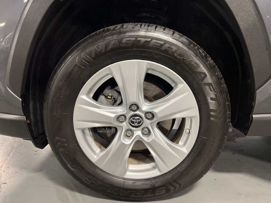 Certified 2019 Toyota RAV4 XLE w/ Convenience Package AWD/4WD image 9