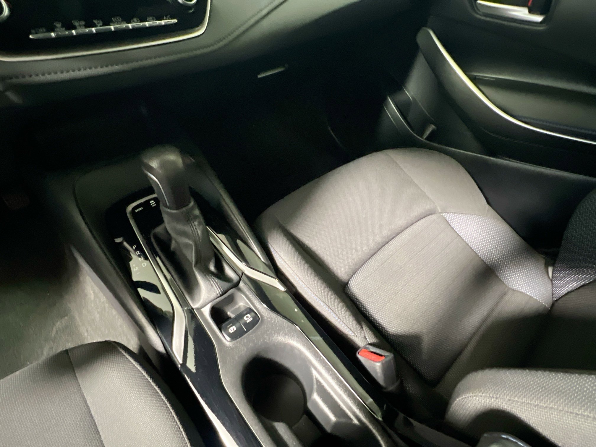 Used 2021 Toyota Corolla SE FWD image 25