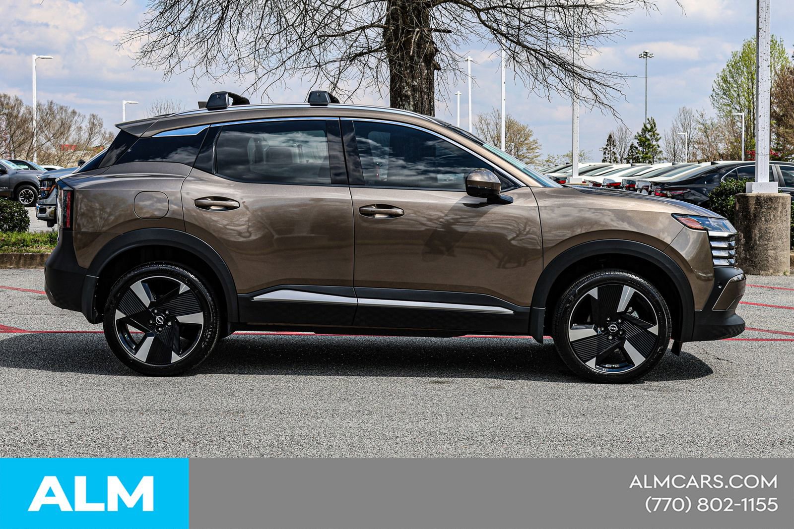 Used 2025 Nissan Kicks SR image 11