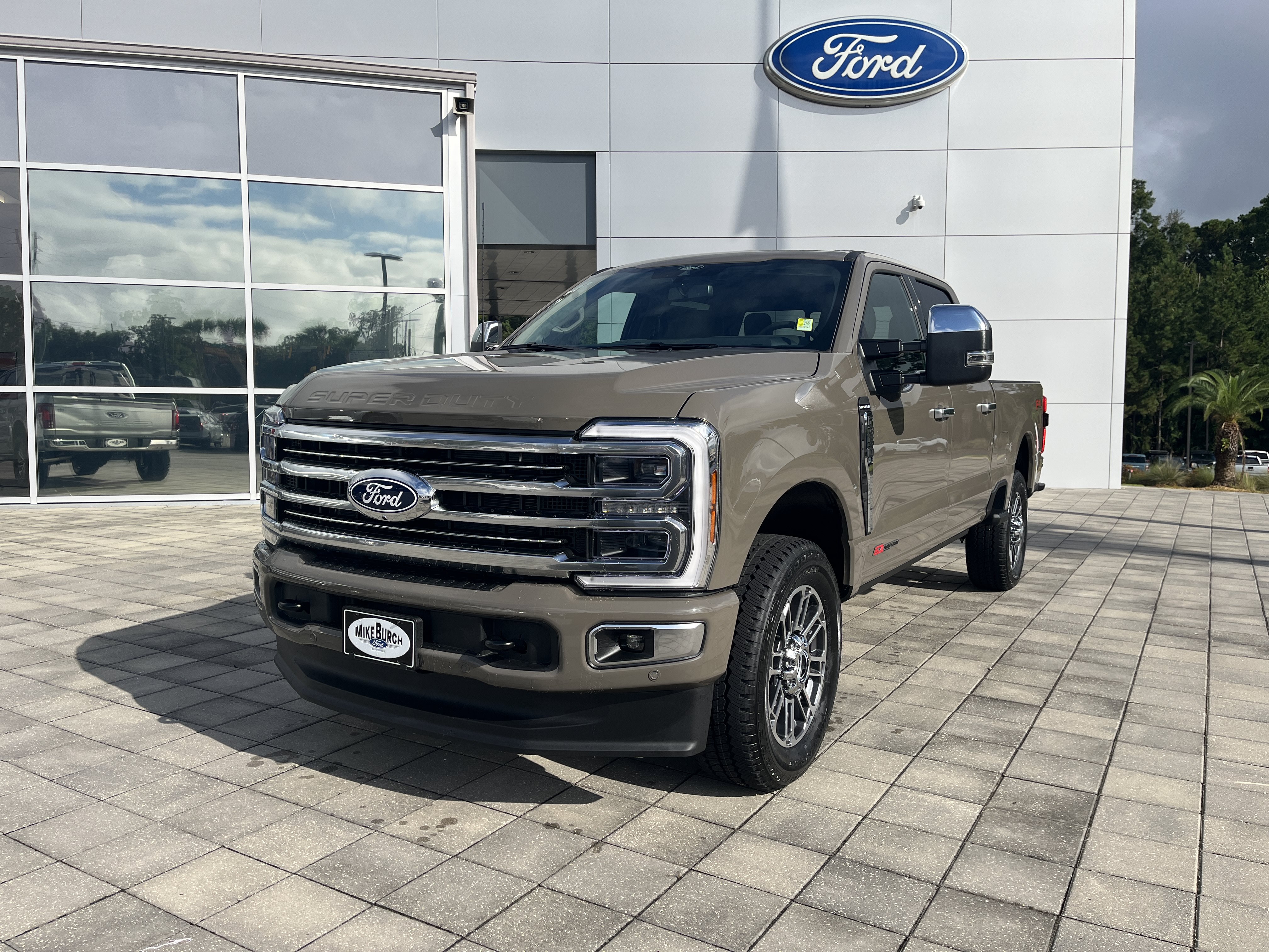 New 2027 Ford F350 Platinum w/ Platinum Plus Package AWD/4WD image 3