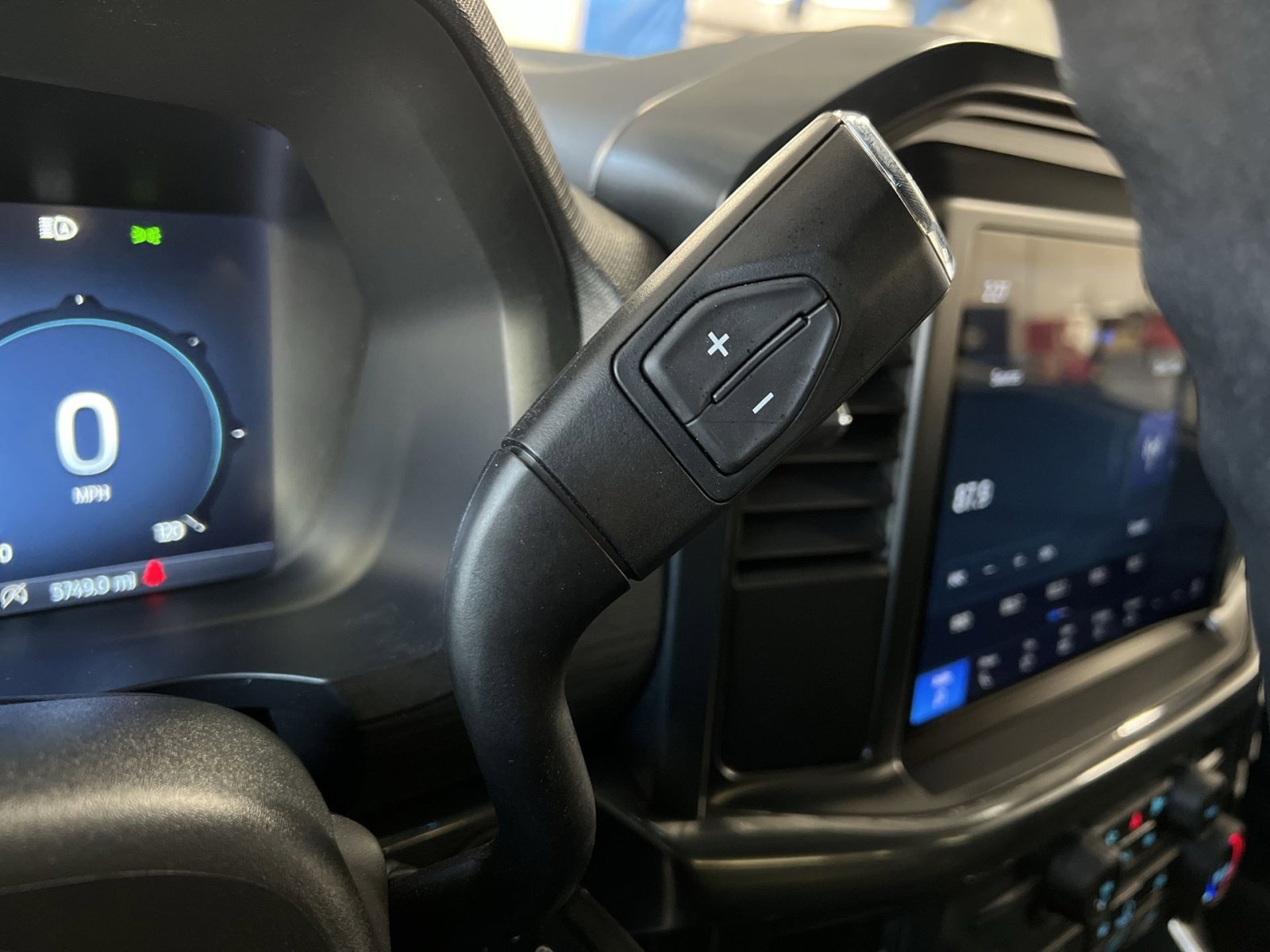 Used 2025 Ford F150 STX w/ Equipment Group 200A image 21