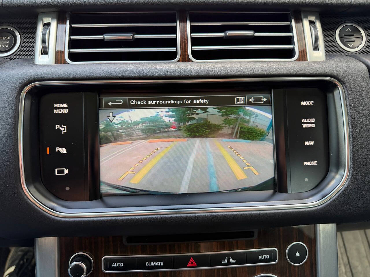 Used 2015 Land Rover Range Rover Supercharged AWD/4WD image 21