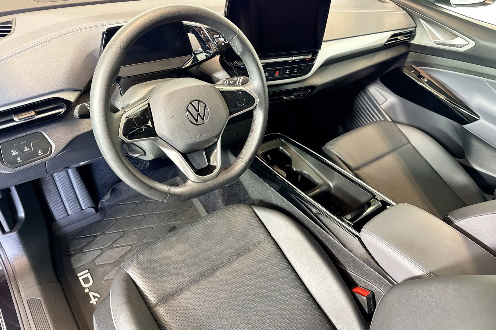 Used 2023 Volkswagen ID.4 S image 9