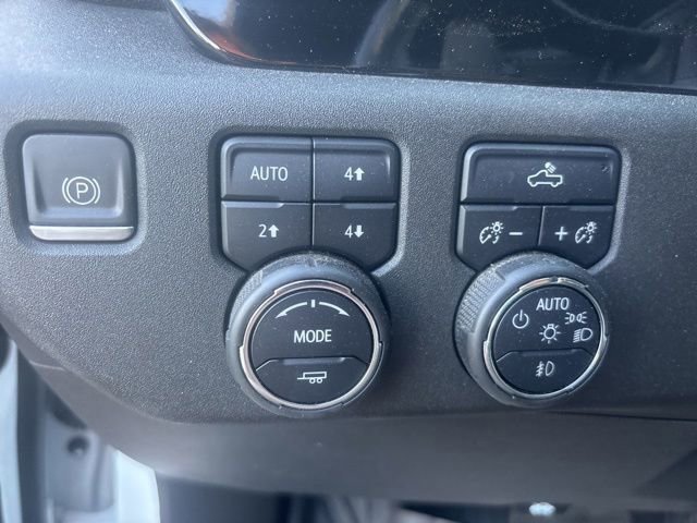 Used 2017 Nissan Pathfinder SV AWD/4WD image 32