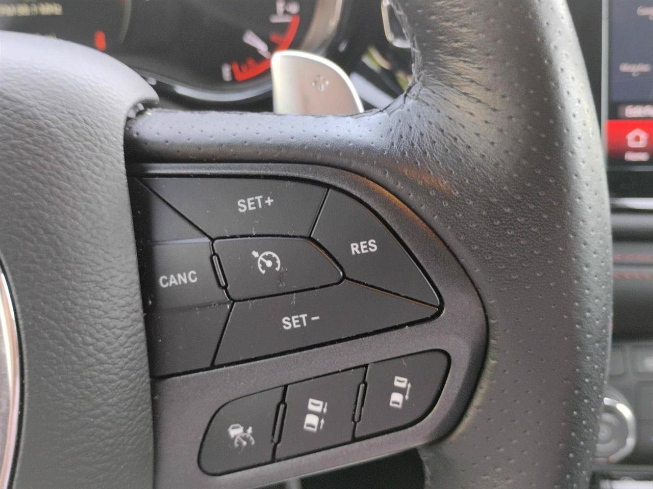 Used 2025 Dodge Durango GT AWD/4WD image 29