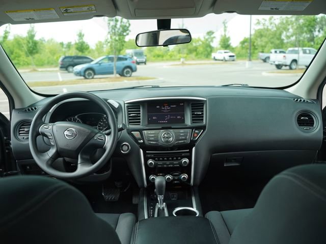 Used 2020 Nissan Pathfinder S AWD/4WD image 25