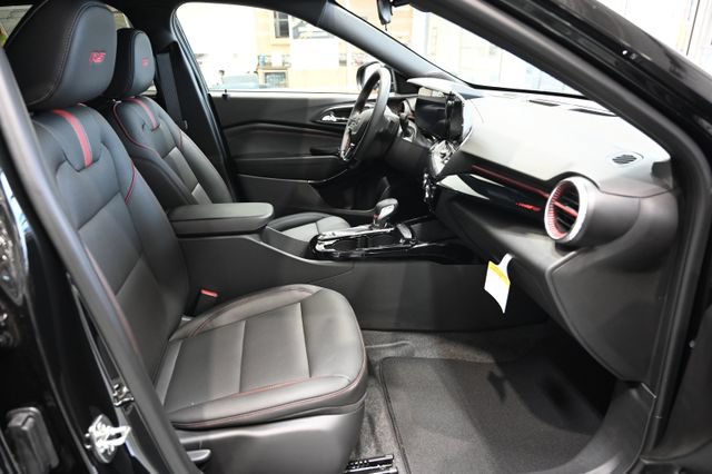 New 2026 Chevrolet Trax RS w/ Driver Confidence Package FWD image 10