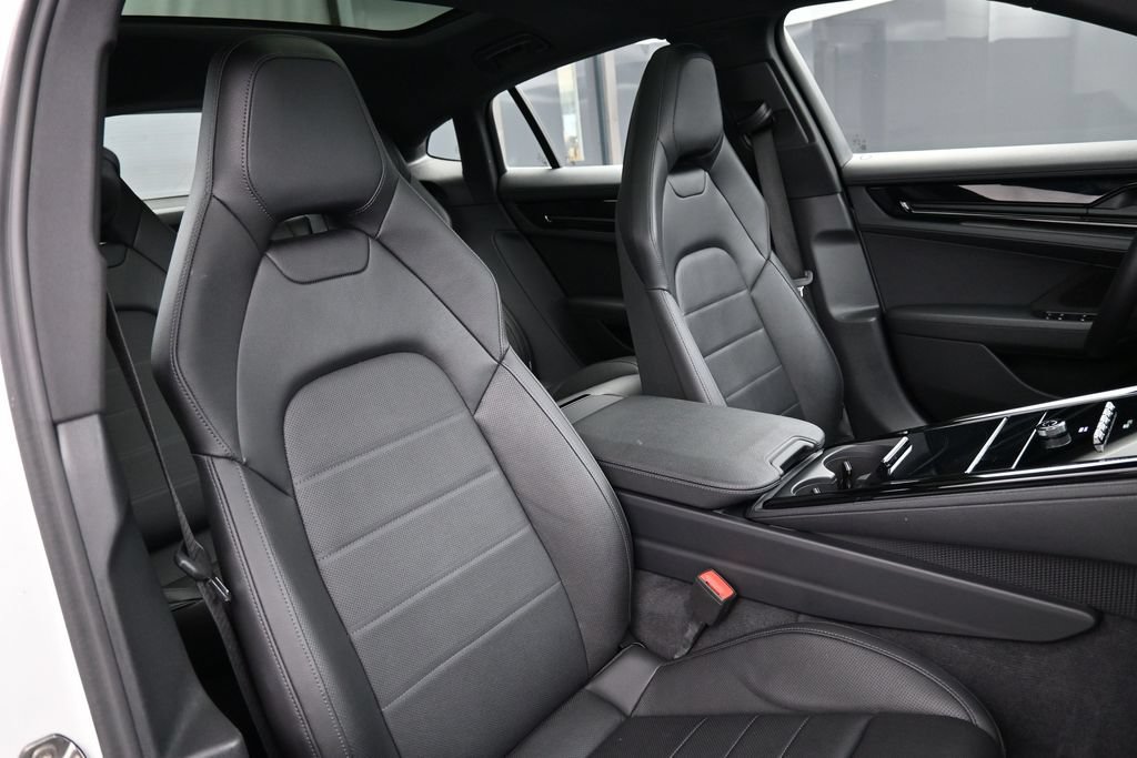 Certified 2025 Porsche Panamera RWD image 31
