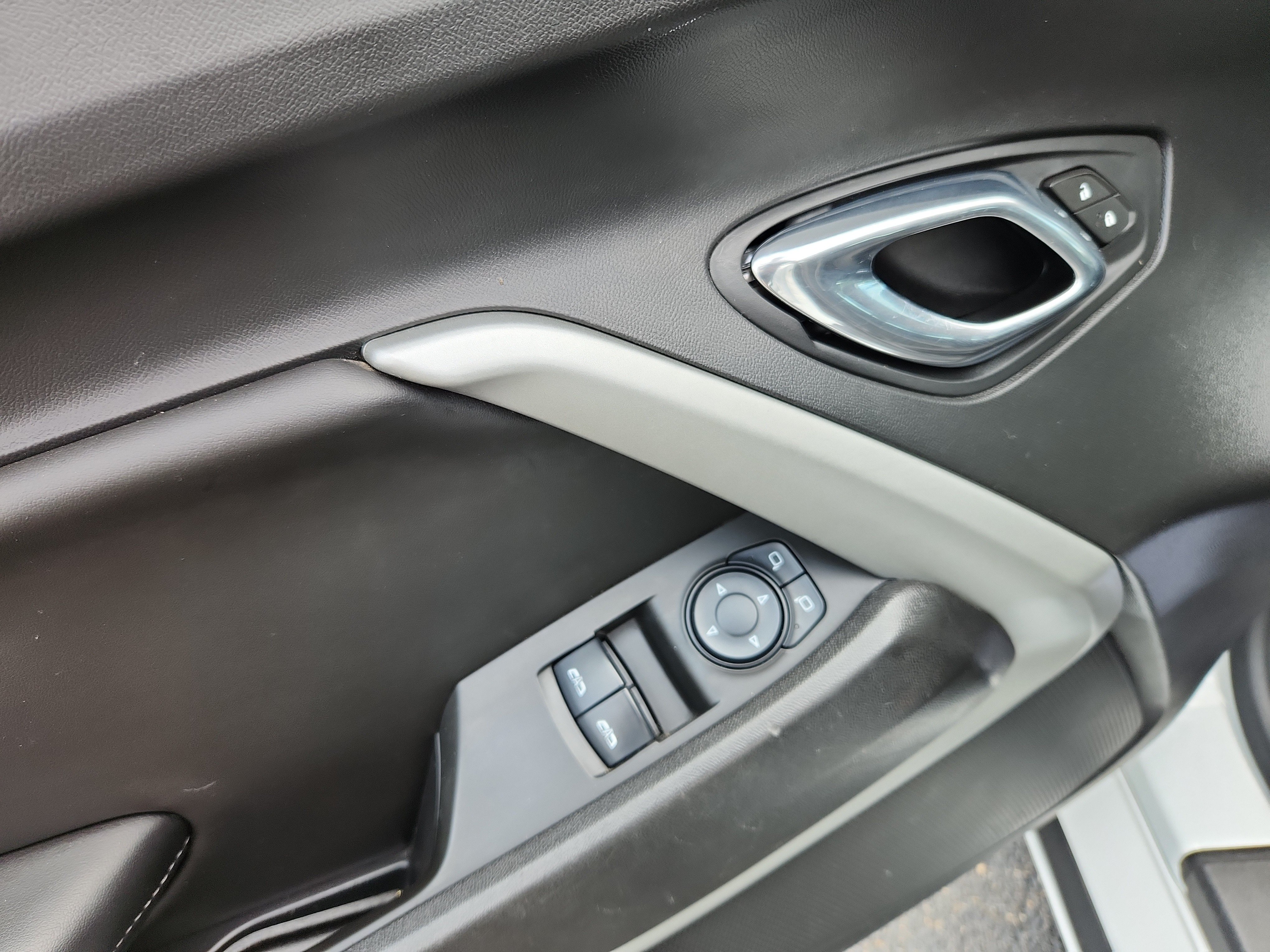 Used 2017 Chevrolet Camaro SS RWD image 12
