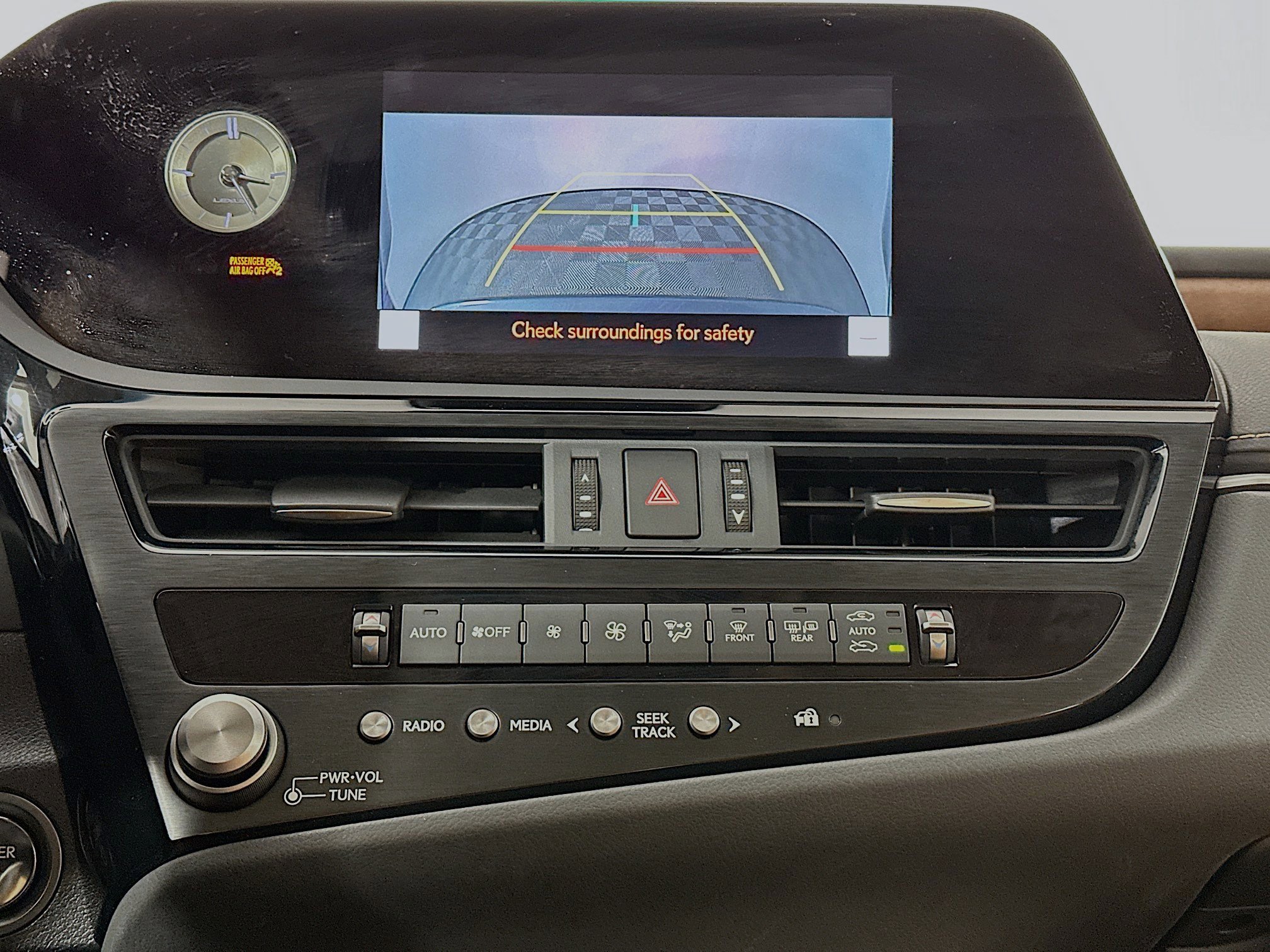 Used 2025 Lexus ES 300h ES 300h w/ Premium Package image 16