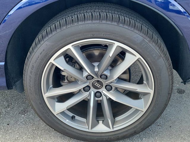 Certified 2025 Audi Q3 2.0T Premium w/ Convenience Package AWD/4WD image 10