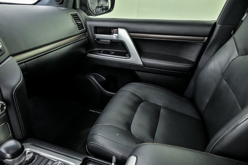 Used 2020 Toyota Land Cruiser Heritage Edition AWD/4WD image 36