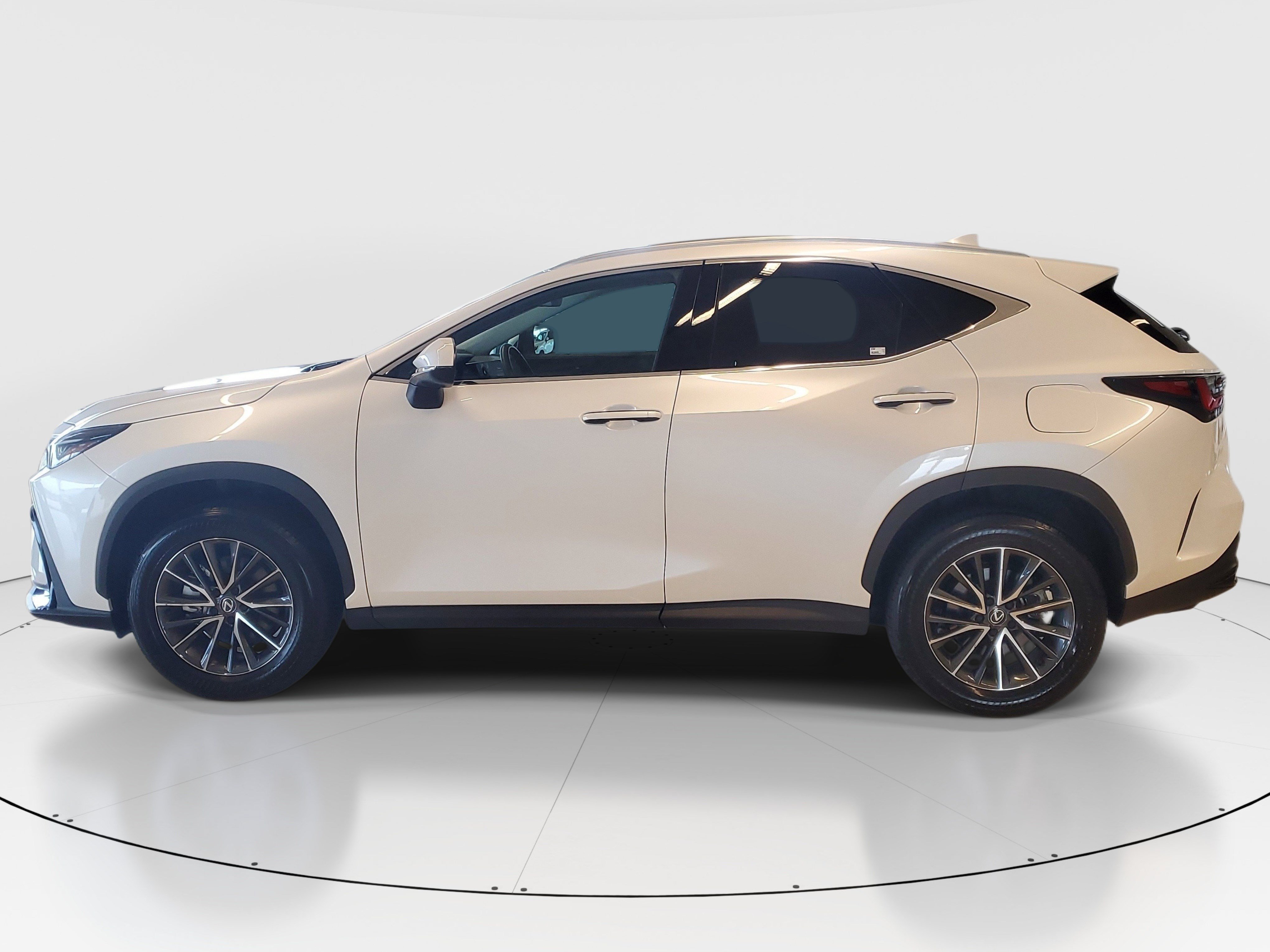 Used 2025 Lexus NX 250 FWD w/ Accessory Package (Z1) image 7