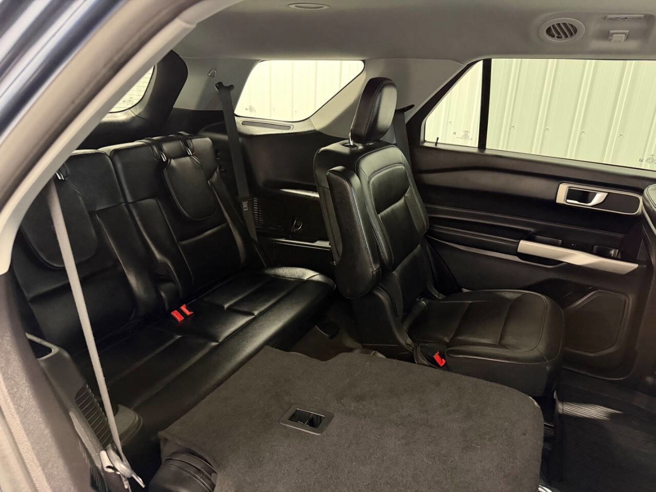 Used 2020 Ford Explorer XLT w/ Equipment Group 202A AWD/4WD image 15