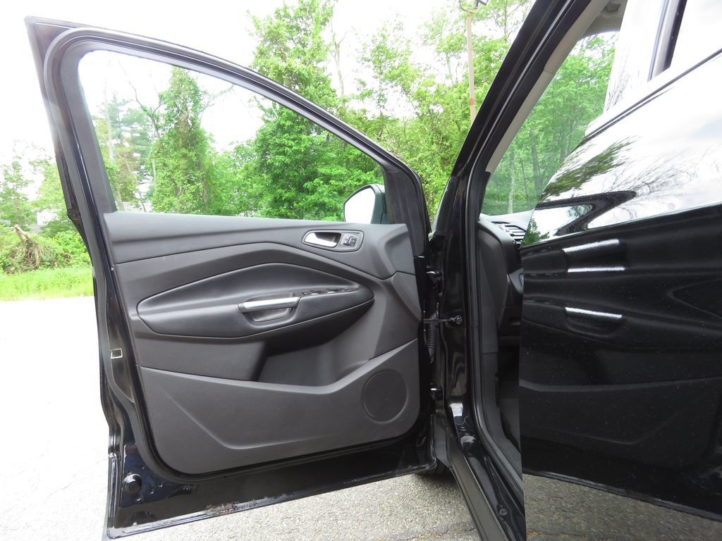 Used 2019 Ford Escape Titanium AWD/4WD image 9