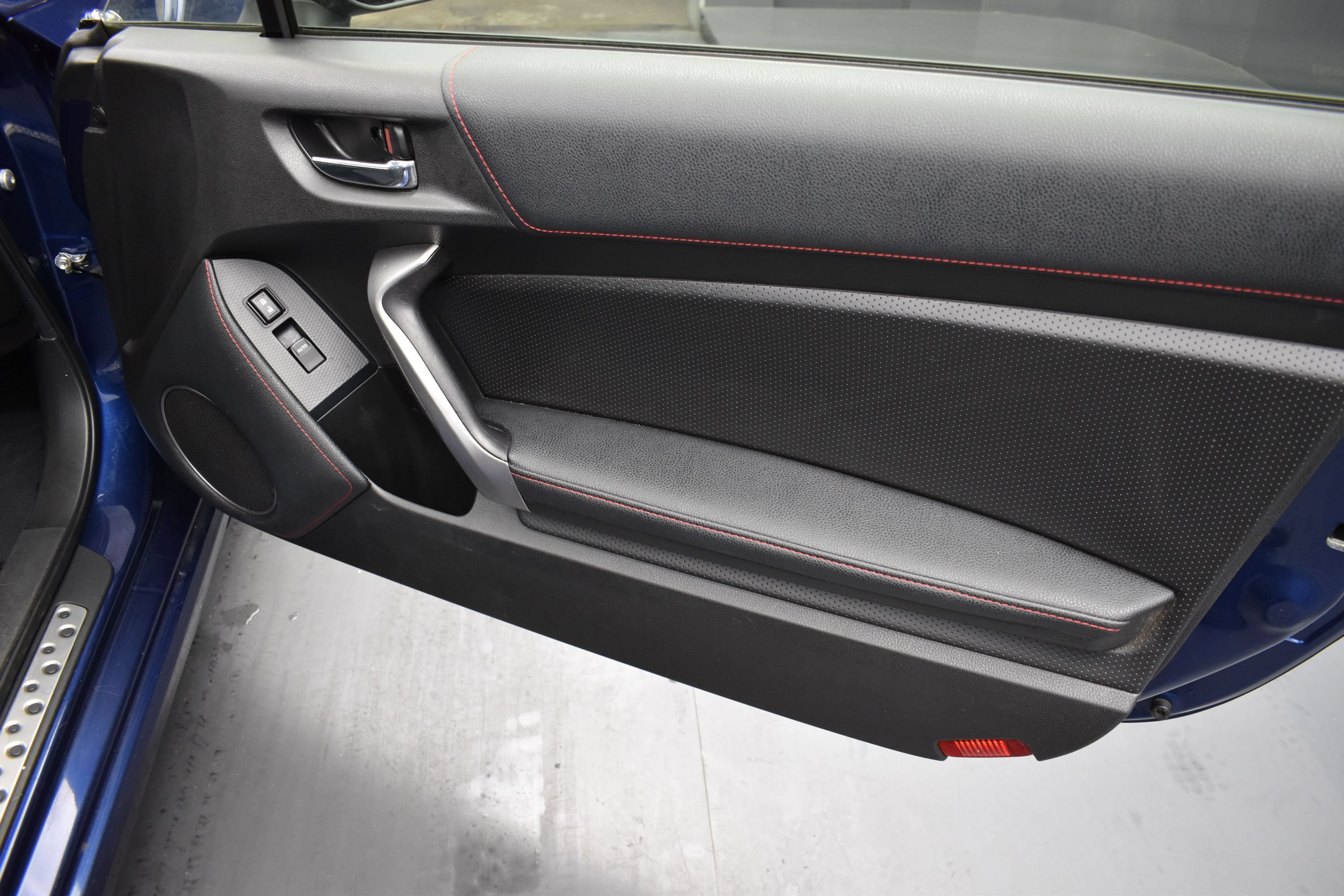 Used 2015 Scion FR-S RWD image 11
