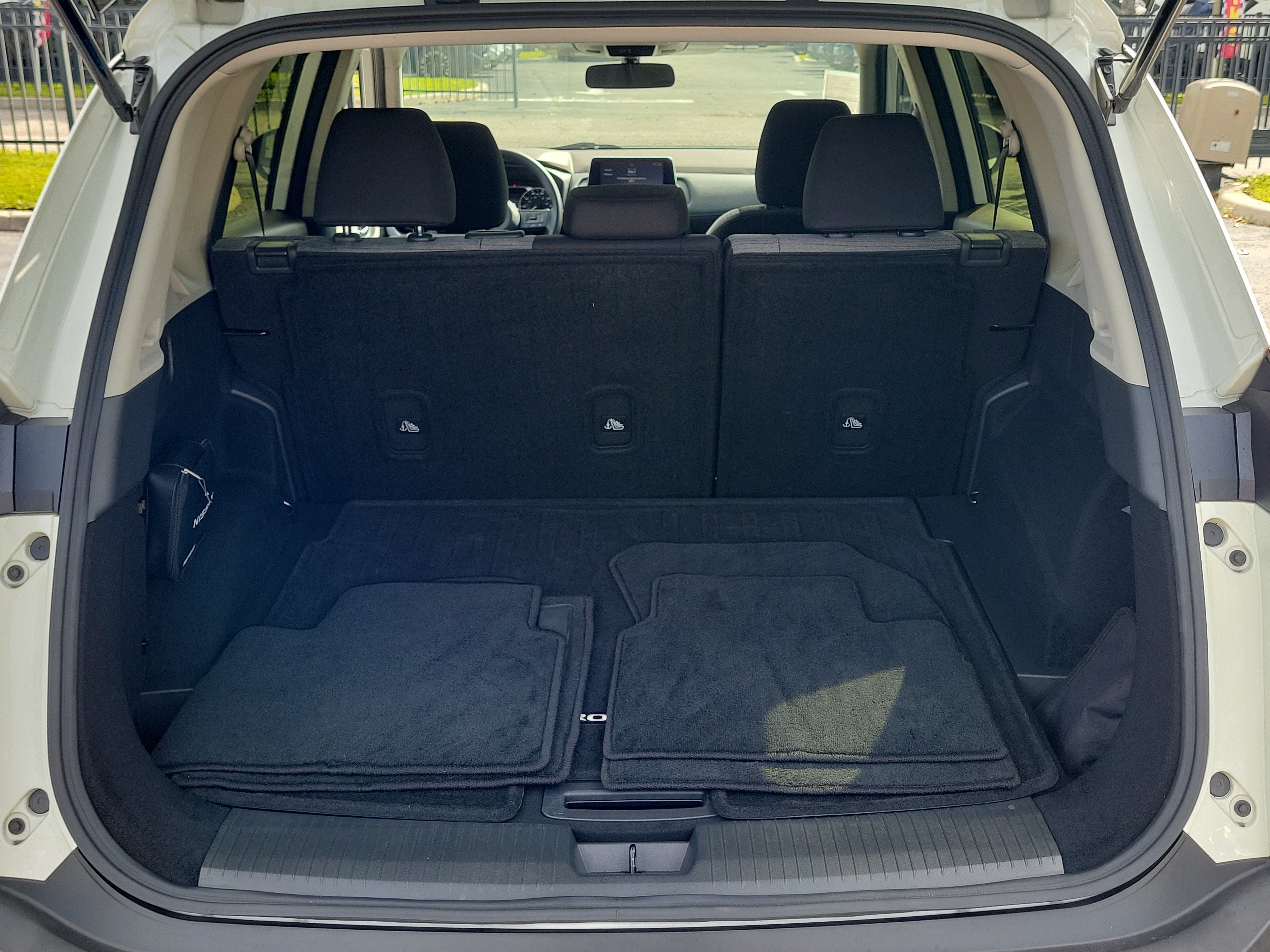 Certified 2023 Nissan Rogue SV FWD image 6
