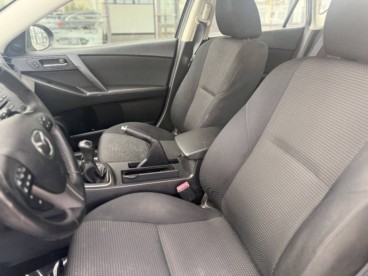 Used 2013 MAZDA MAZDA3 i Touring FWD image 9