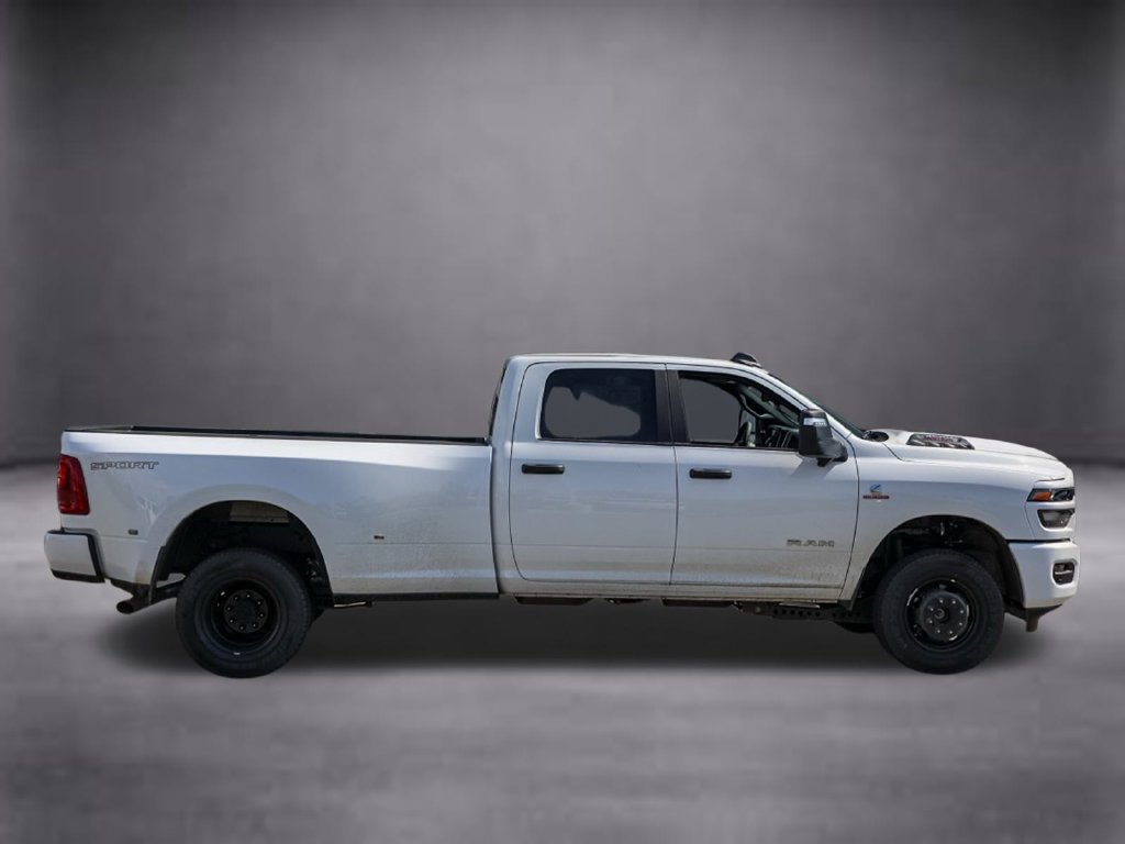 New 2026 RAM 3500 Big Horn AWD/4WD image 3