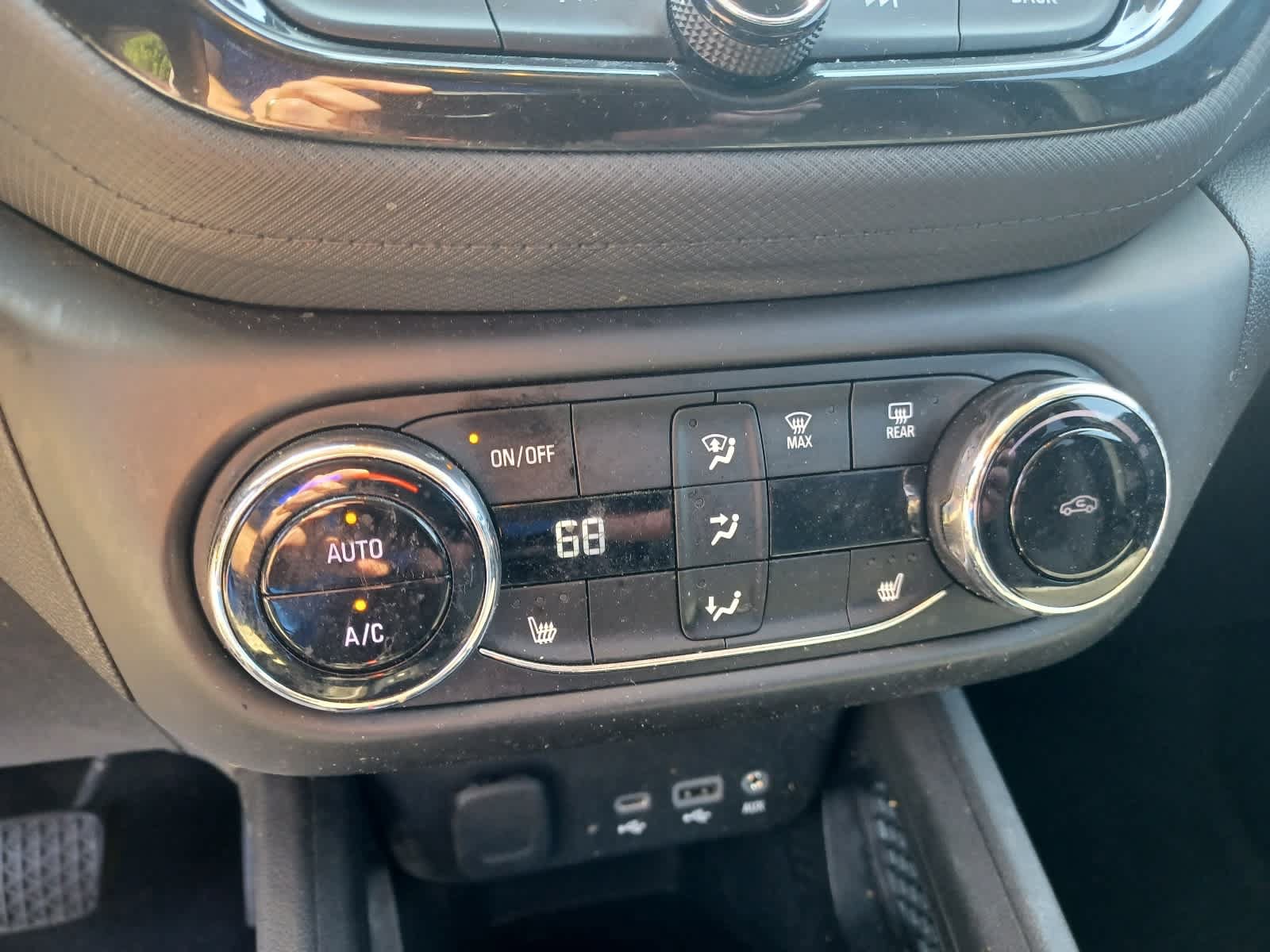 Used 2022 Chevrolet TrailBlazer LT w/ Convenience Package AWD/4WD image 13