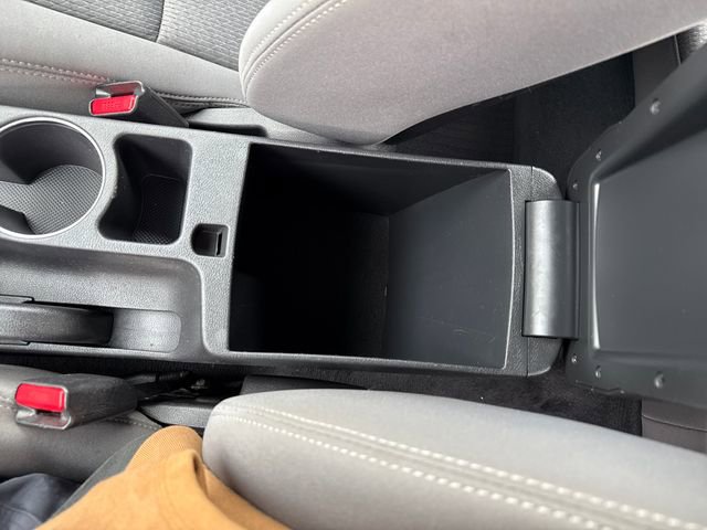 Used 2013 Hyundai Elantra FWD image 25