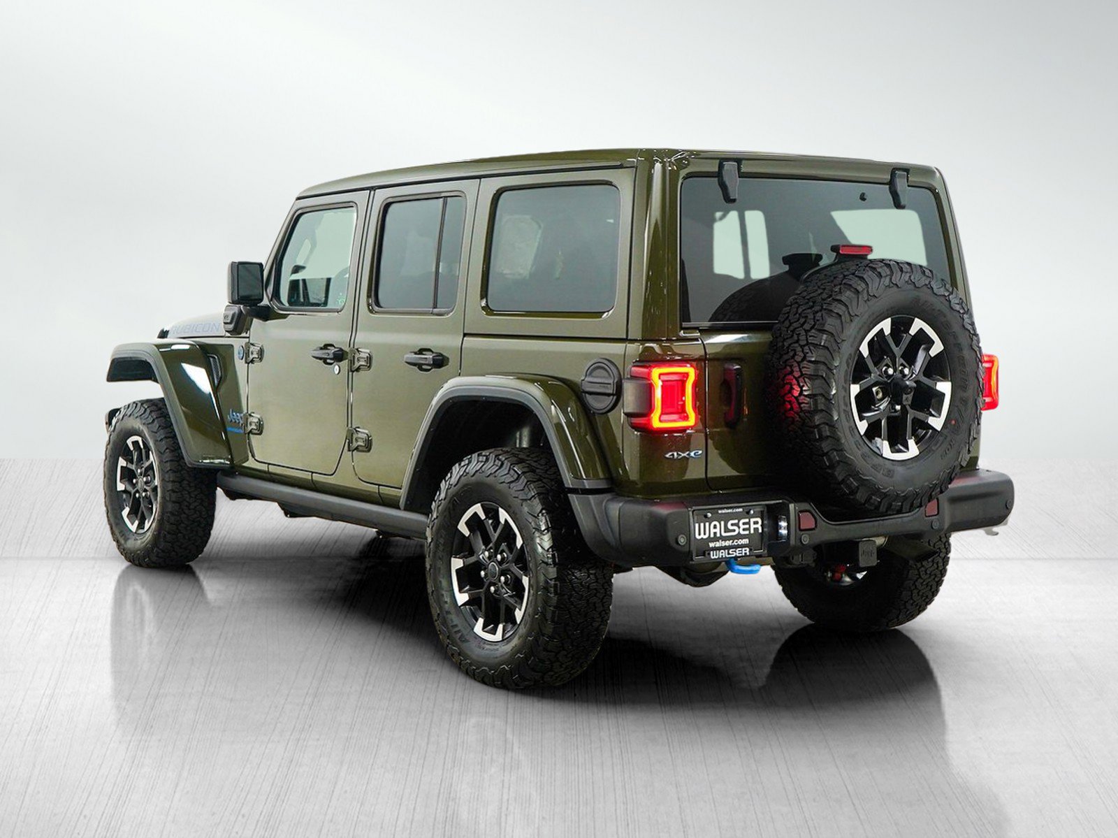 Used 2024 Jeep Wrangler Unlimited Rubicon 4xe AWD/4WD image 4