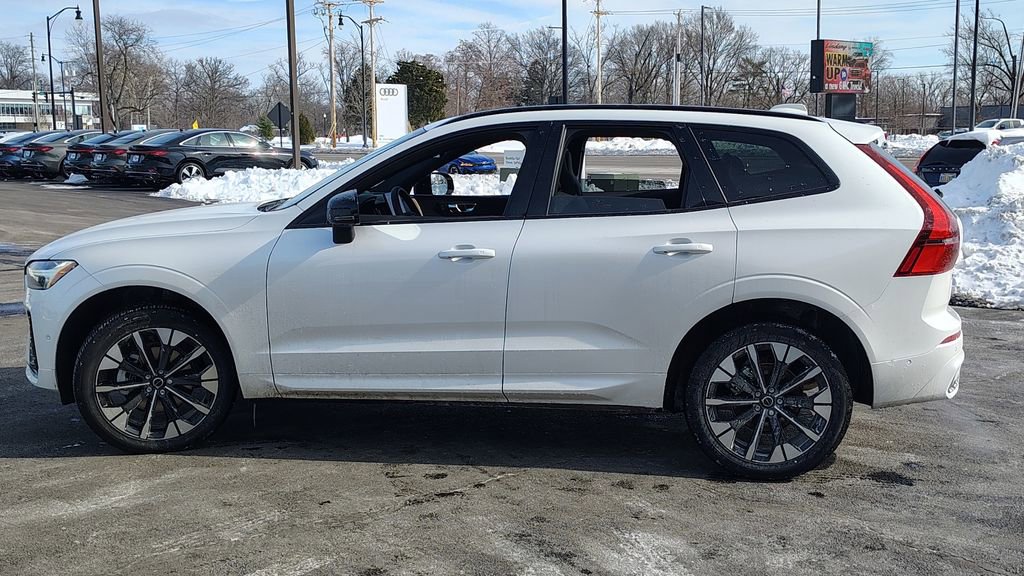 New 2026 Volvo XC60 B5 Plus w/ Protection Package Premier image 5