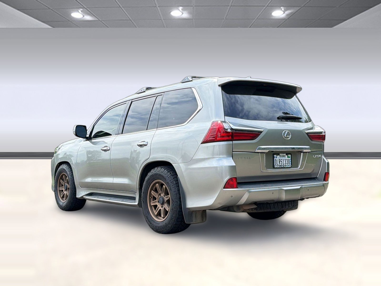 Used 2019 Lexus LX 570 4WD image 3