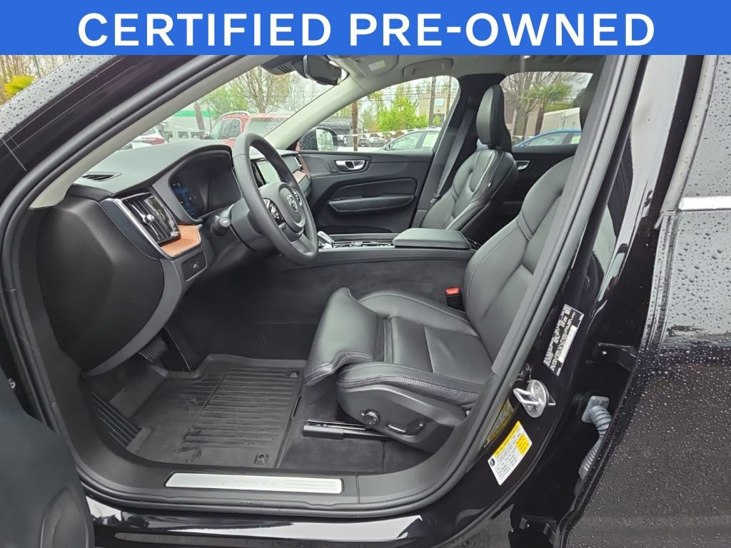 Used 2023 Volvo XC60 B5 Ultimate w/ Climate Package AWD/4WD image 4