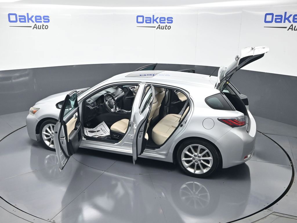 Used 2013 Lexus CT 200h w/ Premium Pkg w/Navigation FWD image 59
