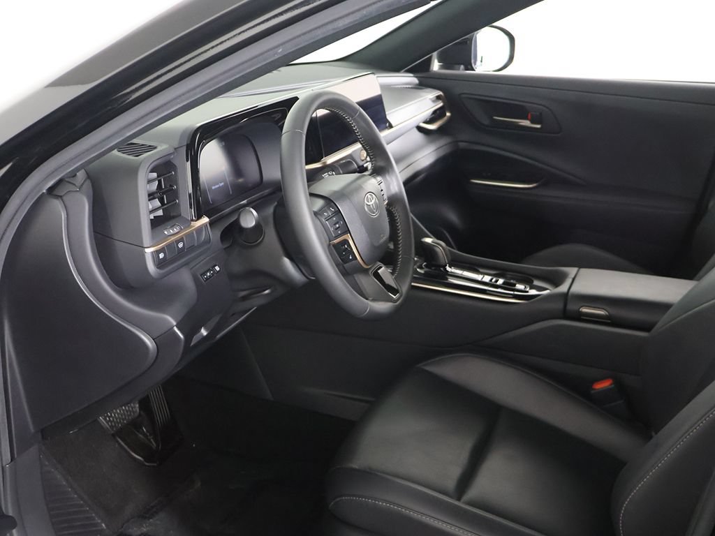 Used 2025 Toyota Crown AWD/4WD image 22
