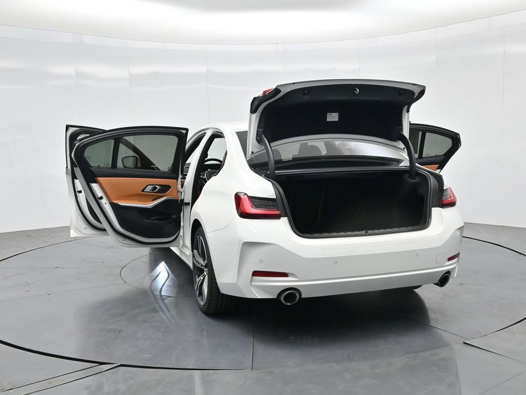Used 2023 BMW 330i Sedan w/ Driving Assistance Package image 31