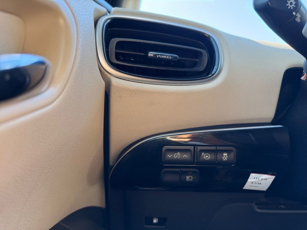 Used 2017 Toyota Prius Three image 22