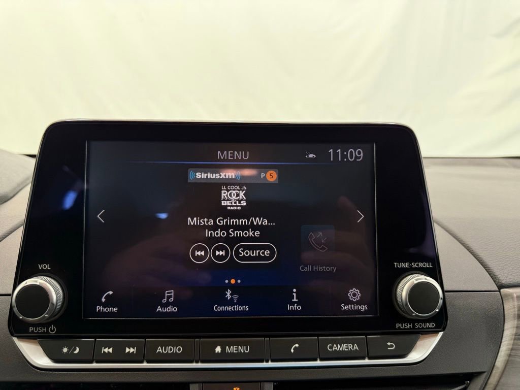 Used 2025 Nissan Altima 2.5 SV FWD image 33