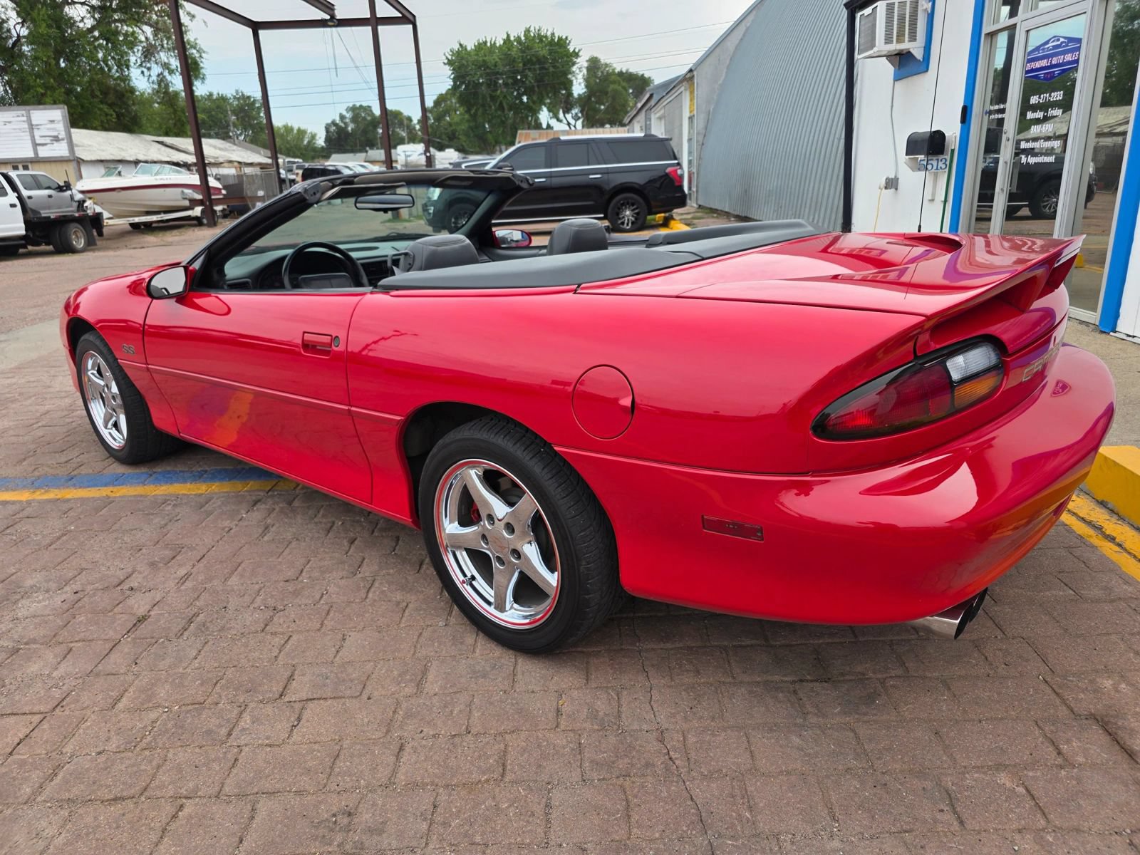 Used 1998 Chevrolet Camaro Z28 w/ SS Performance/Appearance Pkg RWD image 7