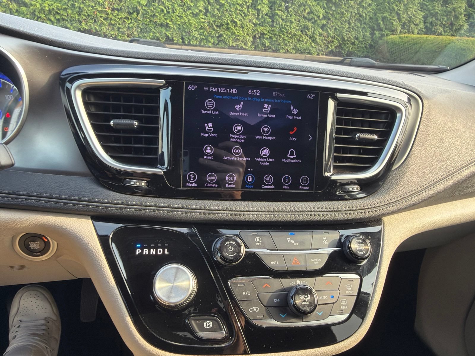 Used 2018 Chrysler Pacifica Limited FWD image 11