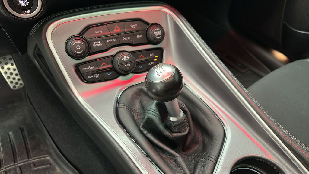 Used 2019 Dodge Challenger R/T Scat Pack w/ Dynamics Package RWD image 18