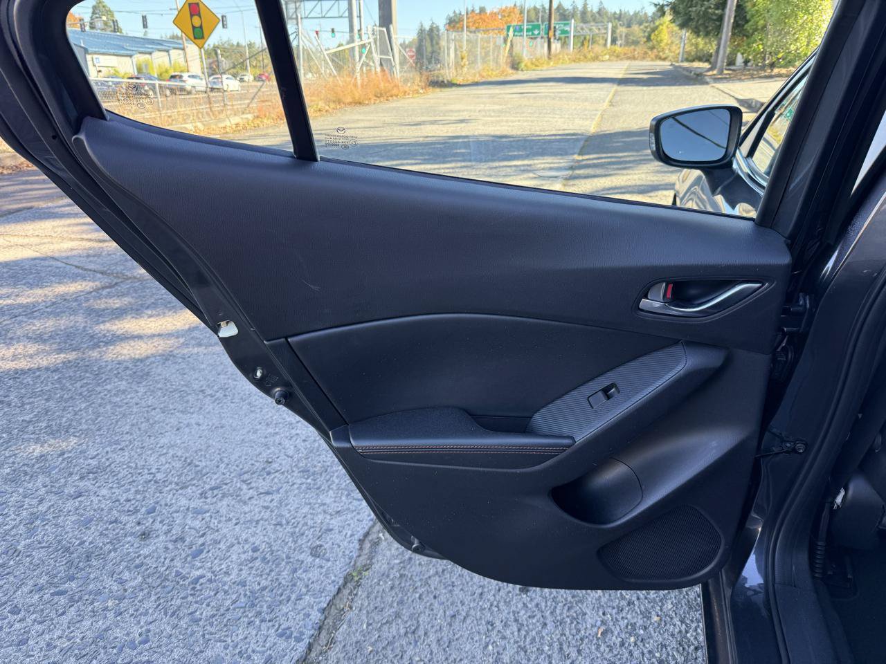 Used 2014 MAZDA MAZDA3 s Touring FWD image 15
